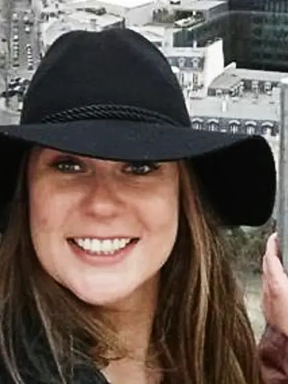 Shannel plays with her pussy on video for GGW