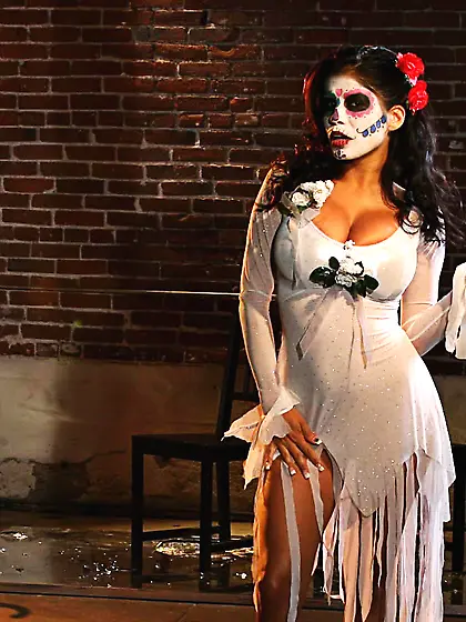 Hot emo slut disrobes and shows ass and boobs