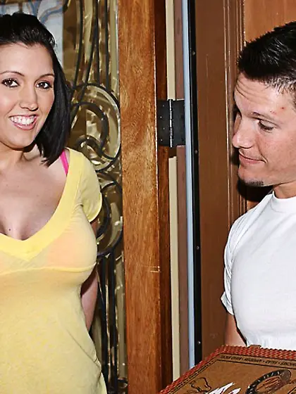 Dylan Ryder takes her clothes in front of the camera and gives p