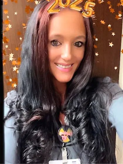 Cute Courtney wanted to show her tits for GGW