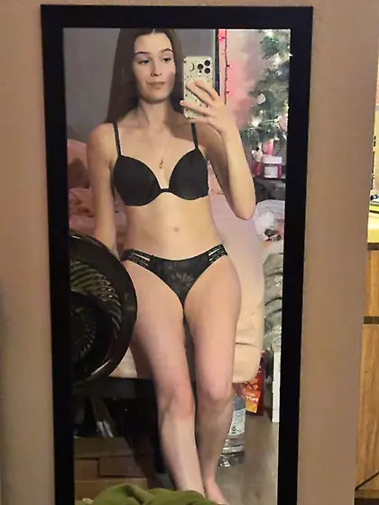 Tight slut Alyssa T ruined