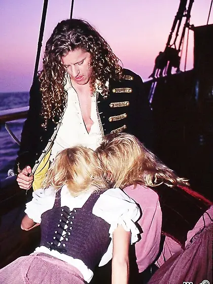 This is the lewd gadget Jenna Jameson that is participating in t