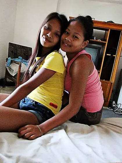 Shy asian amateur blowjob