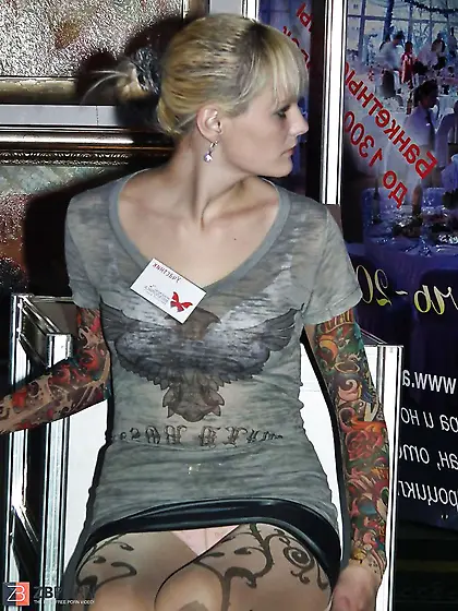 Nylon - upskirt - gam