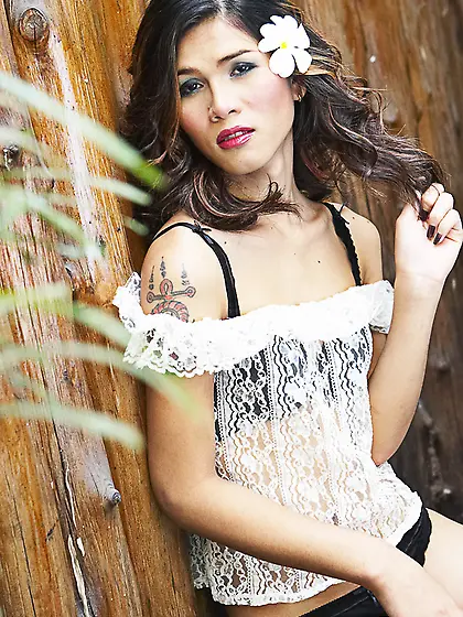 Stunningly sexy finds a new toy