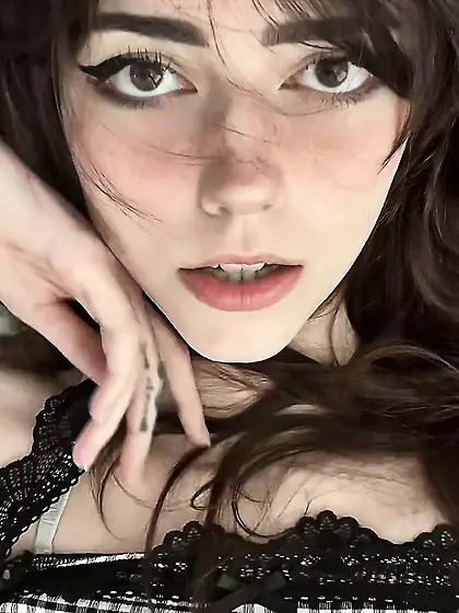 Violet (TikTok Slut) for Tributes