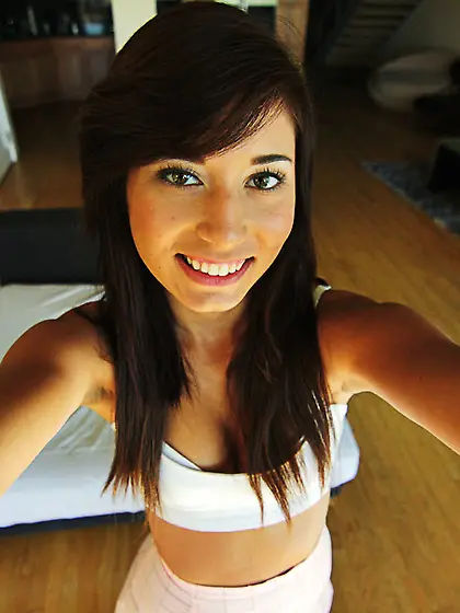 Brunette teen drinks semen