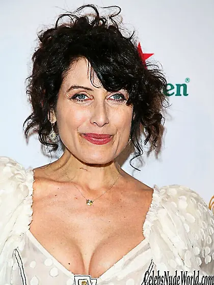 Lisa Edelstein Cleavage