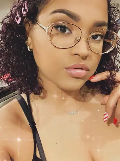 Tell me my sister Ariel isnt hot