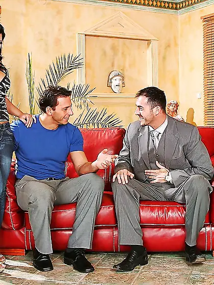 Brunette pornstar drives men wild with her juicy buttocks and bo