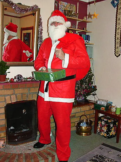 MILF Jay Sexy from United Kingdom Santa Cums...