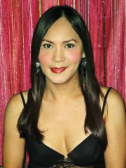 Brunette mistresscheryl perform close