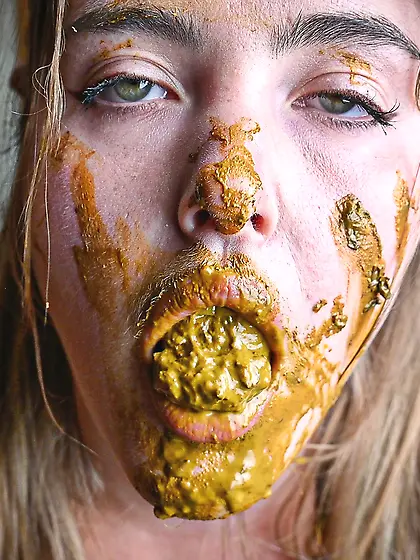 Scat pleasure - eating scat