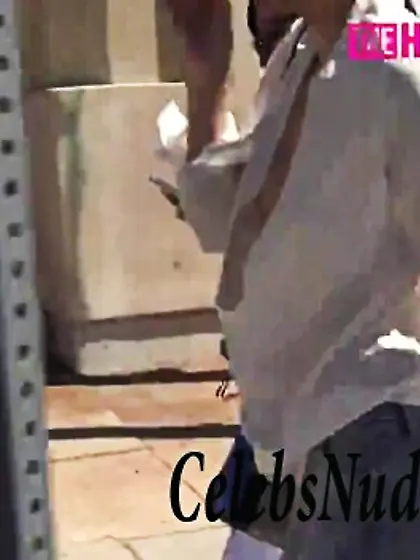 Kendall Jenner nipslip photos