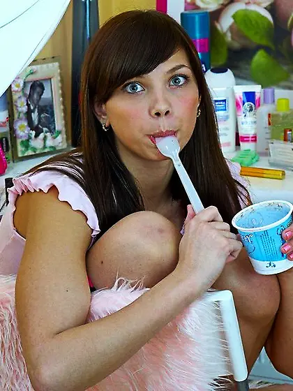 Luna has some fun with lotion