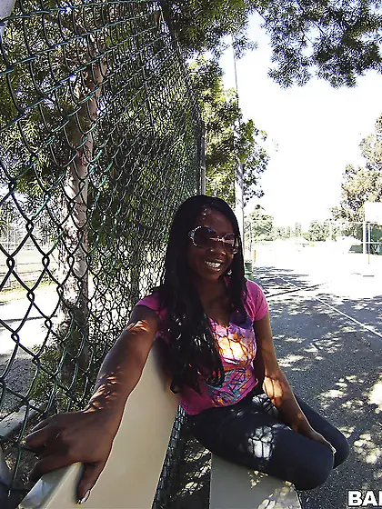 Sweetie Jessica Grabbit strips and serves her big boobs for lunc