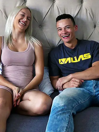 Cum-loving blonde’s bf sprays her stomach