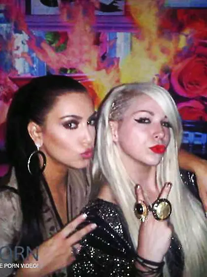 Kim Kardashian 2011 Twit Photos