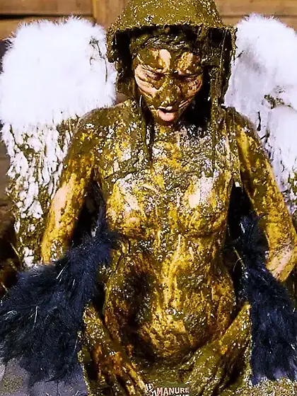 Maria Anjel in manure