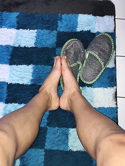 Wife fuck feet