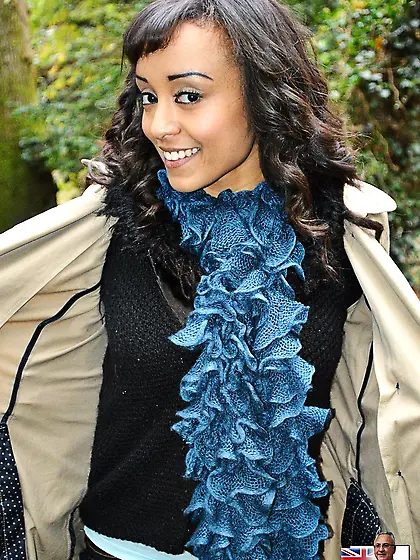 Fleshy Latina whore give sexual joy to geezer with her mouth and