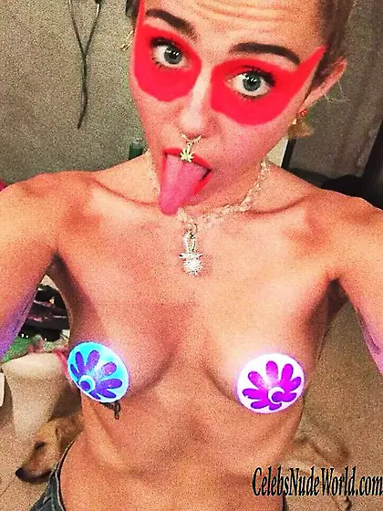 Topless pics of Miley Cyrus