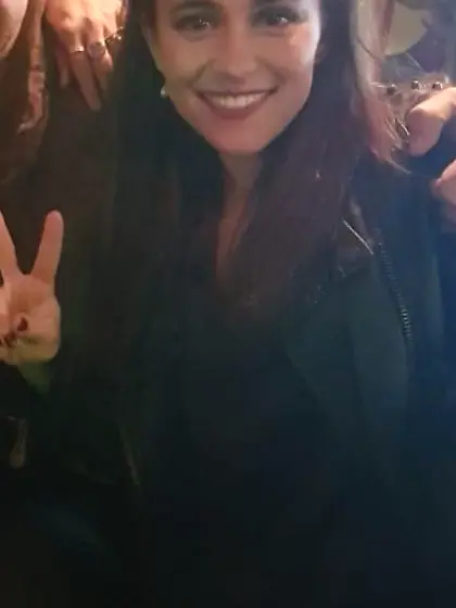 Que alternes su vagina con mi bocaQuiero lamer su