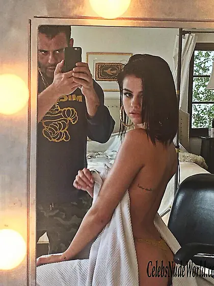 Topless Photo of Selena Gomez