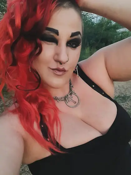 Sexy Gothic Queen