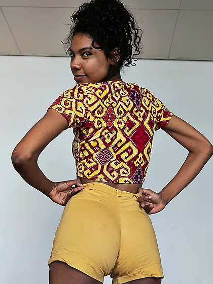 Ebony girl with sticking out ribs changes outfit and exposes her