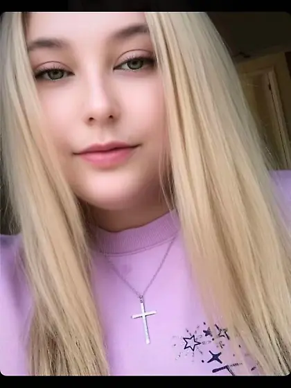 Ukrainian refugee dream teen