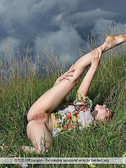 The seducing blonde Niki Mey posing nude outdoor mercilessly kil