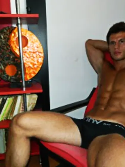 Brunette Sakura00 Zoom.