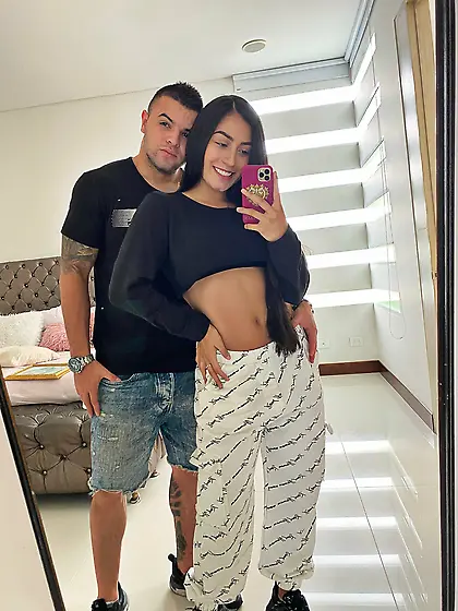 Que alternes su vagina con mi bocaQuiero lamer su