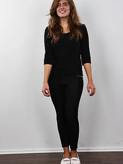 All-natural babe wavy blonde