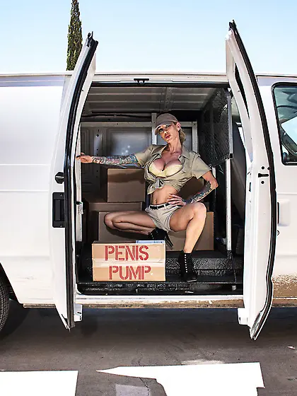 MILF courier Sarah Jessie gets her twat stuffed with a stiff rod