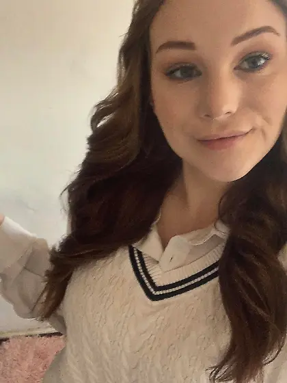 19 year old Haylee 420 slut hook up.