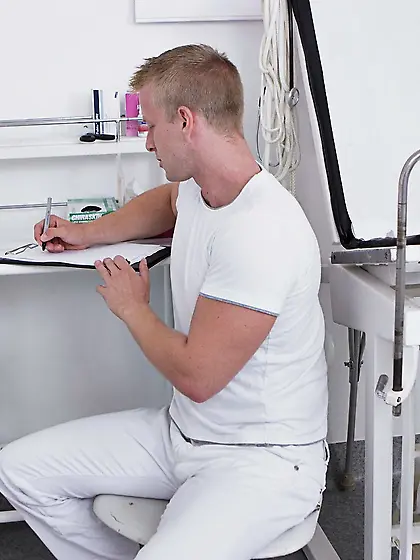 Victoria Daniels is sure to enjoy deep and hard fingering