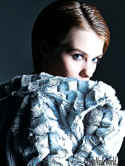 Marta Gromova See Through