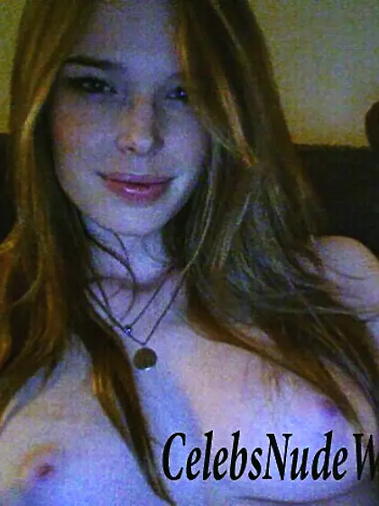 Chloe Dykstra topless selfies revealed