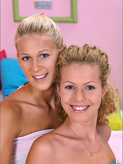 Jacqueline Stone licks and penetrates pussy of her GF Dorina the