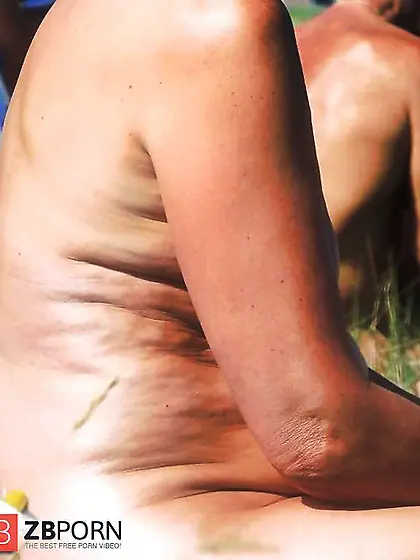 Beotches secretly photographed on the beach