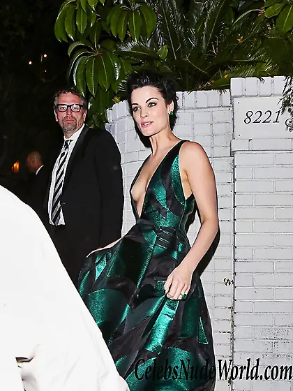 Sideboob pics of Jaimie Alexander