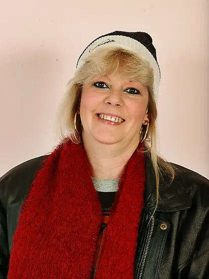 Middle aged winter lady Skye Hamil gets totally naked and expose