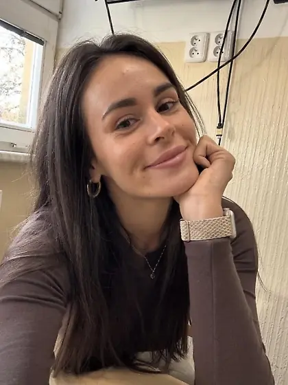 Czech milf cumdump showing off