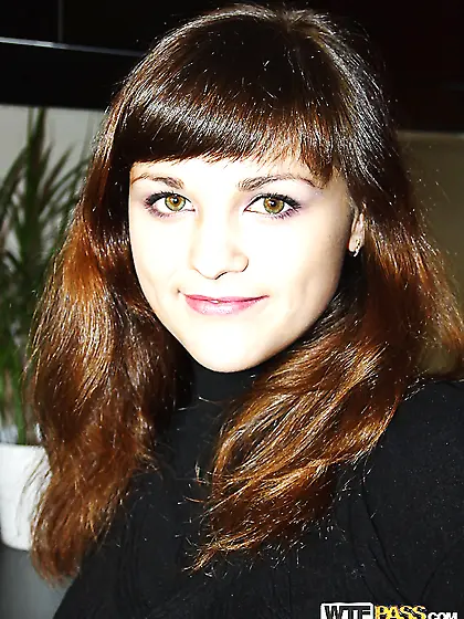 Slut picked up in the yard in the evening and banged by two guys