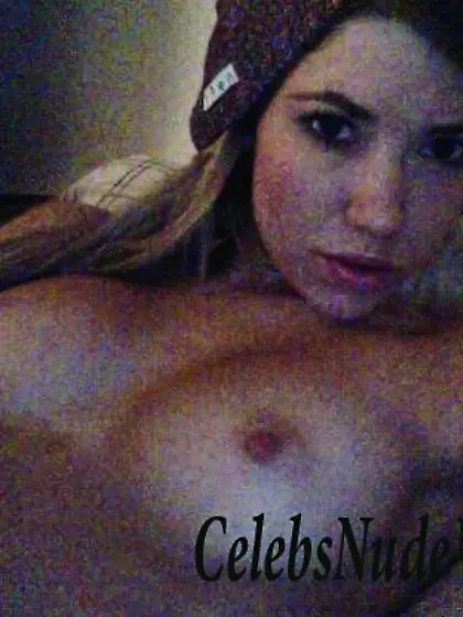 Jacqueline Dunford: Topless Mirror Selfies And More