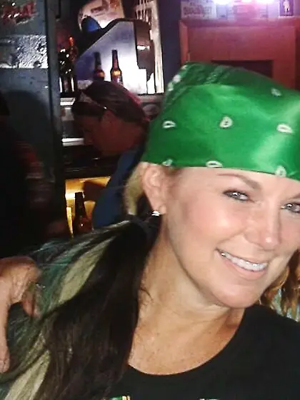 Amylia flashes then masturbates at mardi gras