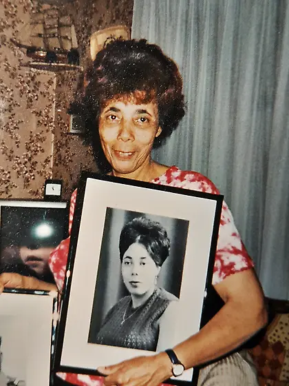 Ugly pig Kim - li and her mother