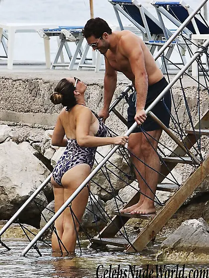 Kelly Brook Sexy Photos